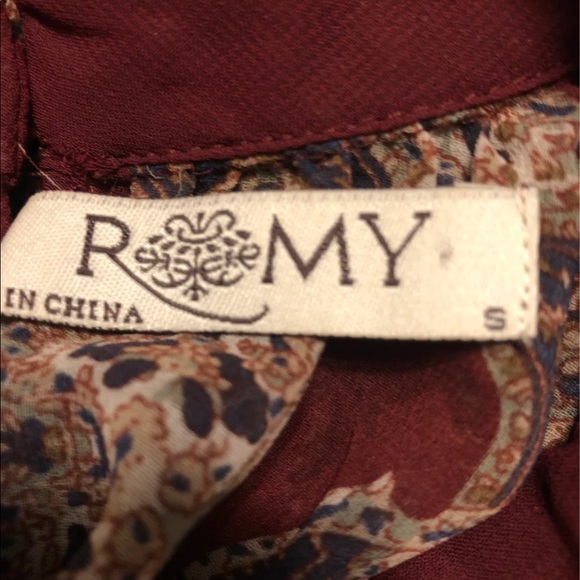 3/$25 Sheer Blouse - Picture 5 of 6